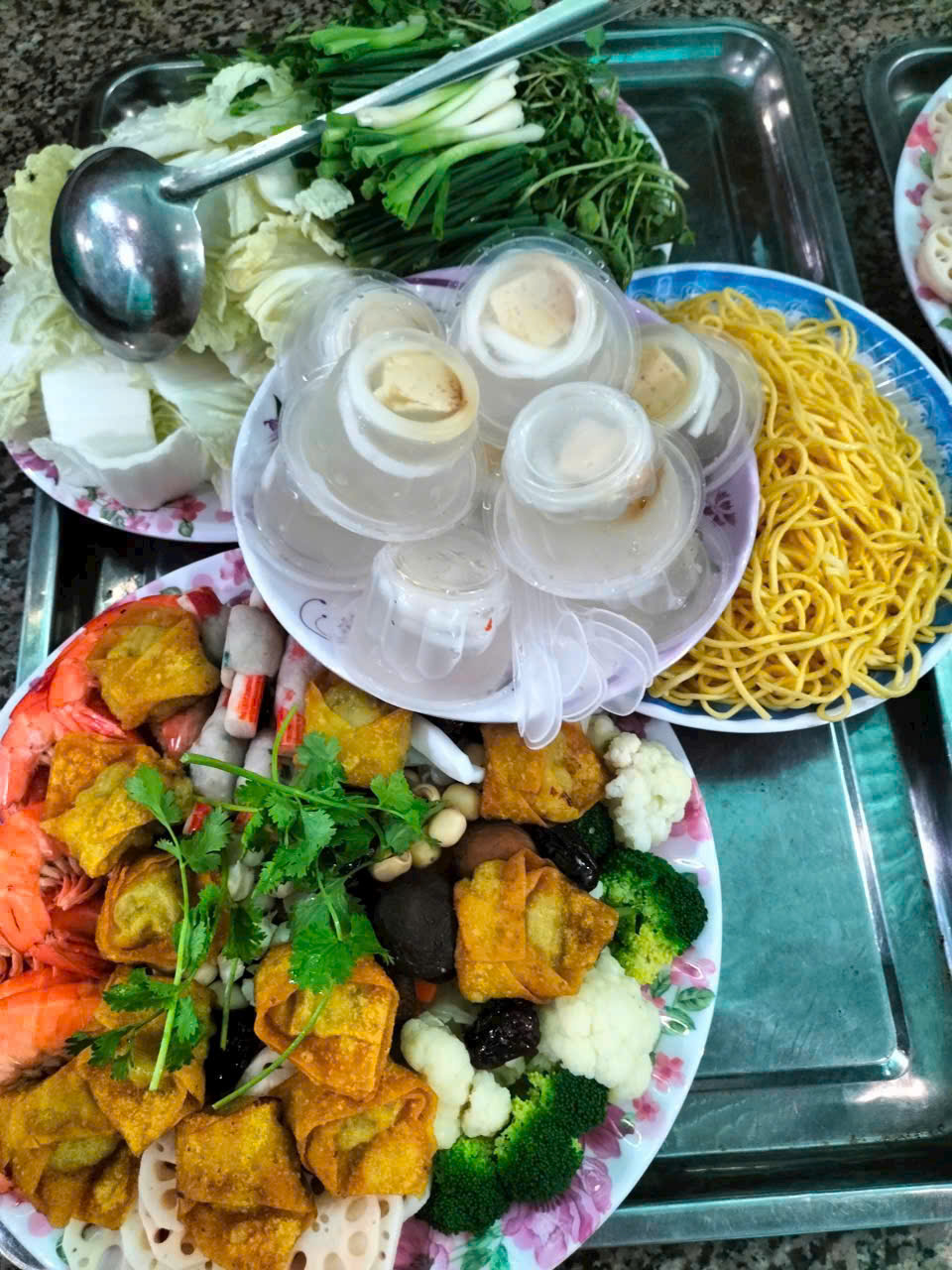 Lẩu Phú Quý Kim Tiền - Mì 